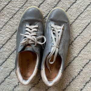 Ecco tennis shoes